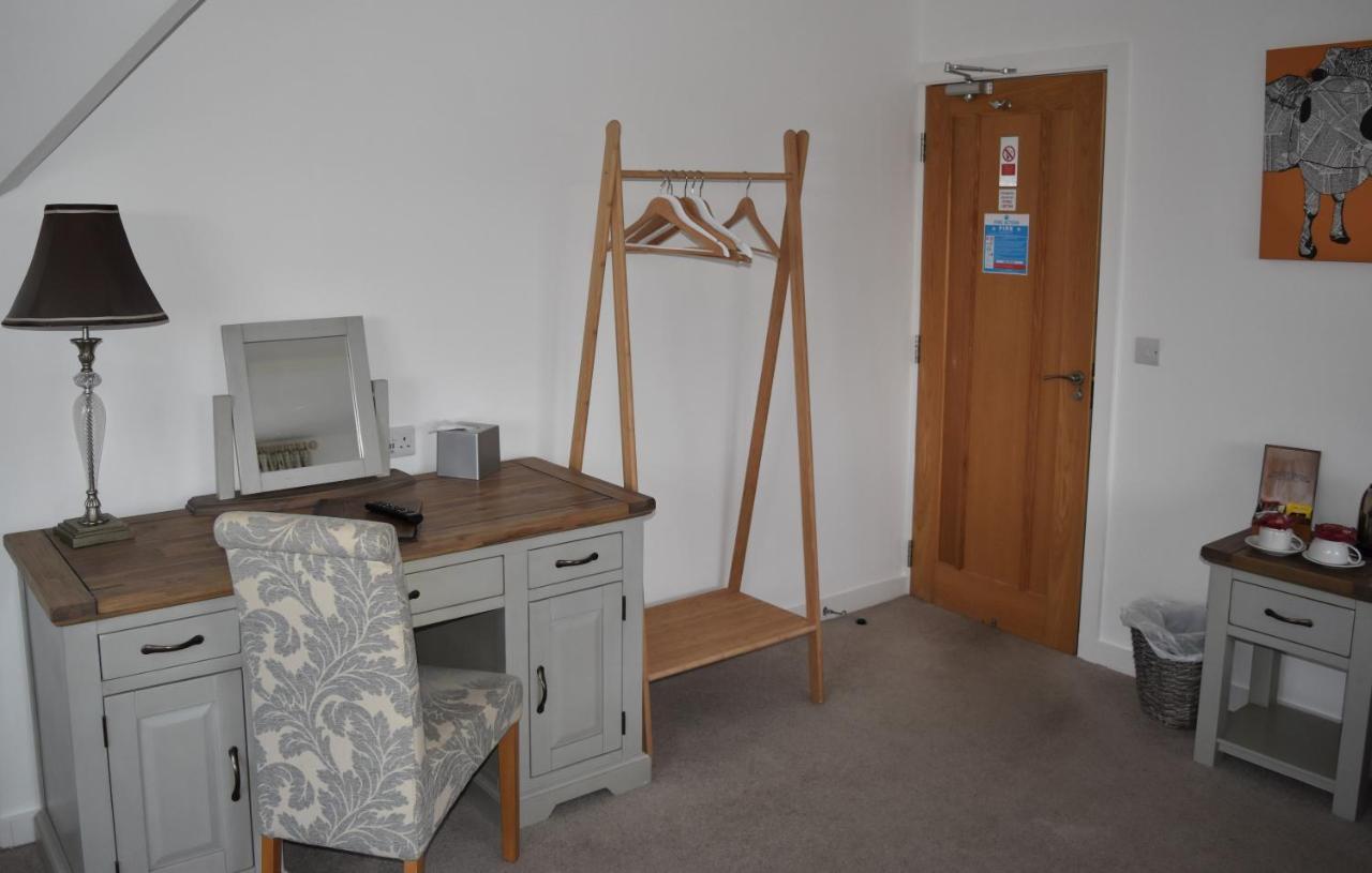 Three Horseshoes Country Inn Barry Zewnętrze zdjęcie