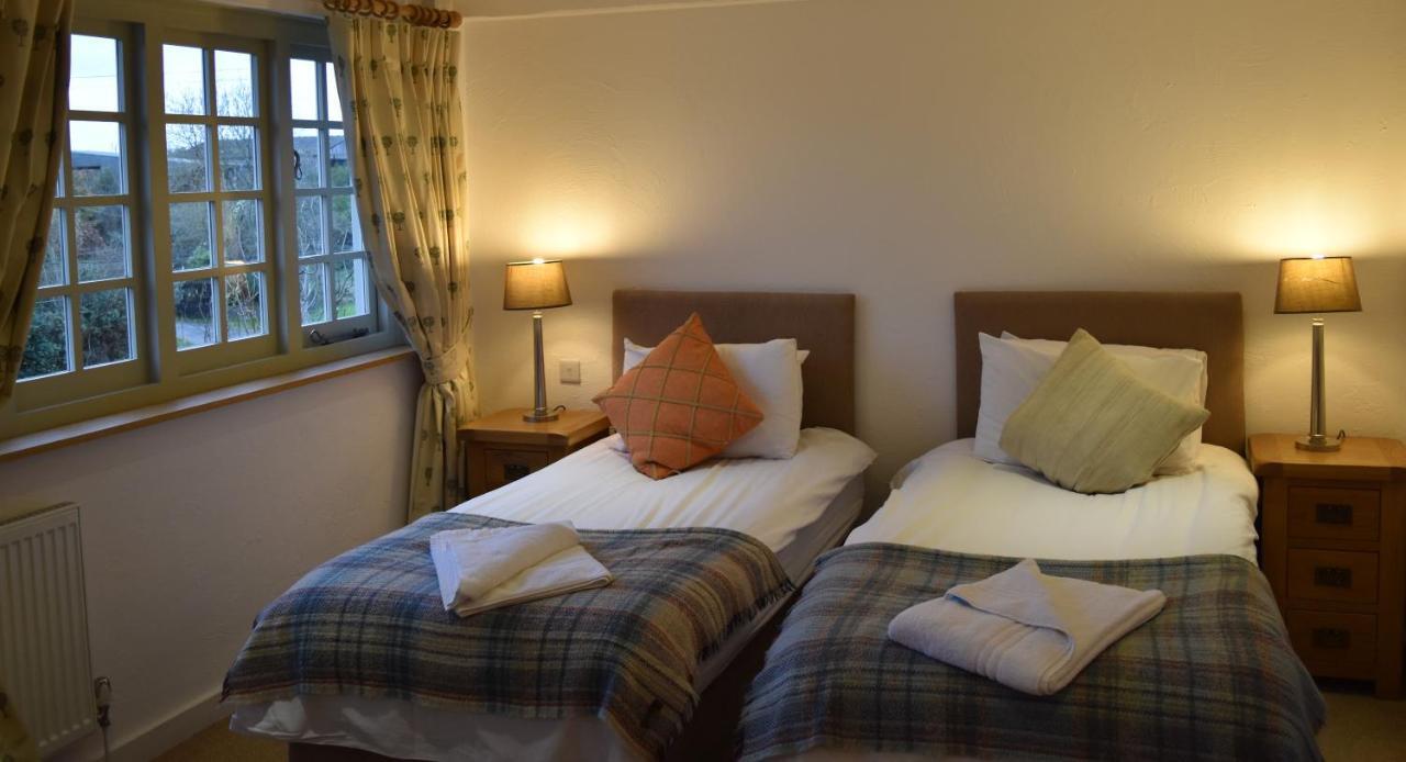 Three Horseshoes Country Inn Barry Zewnętrze zdjęcie
